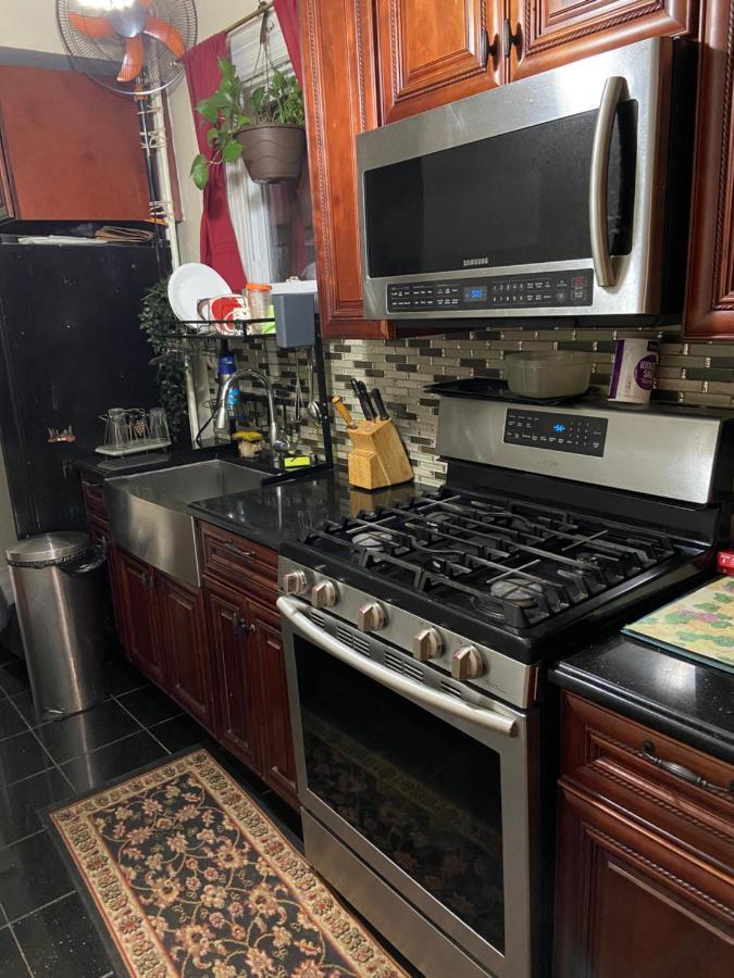 Gasthuis A Lavish In Queens *